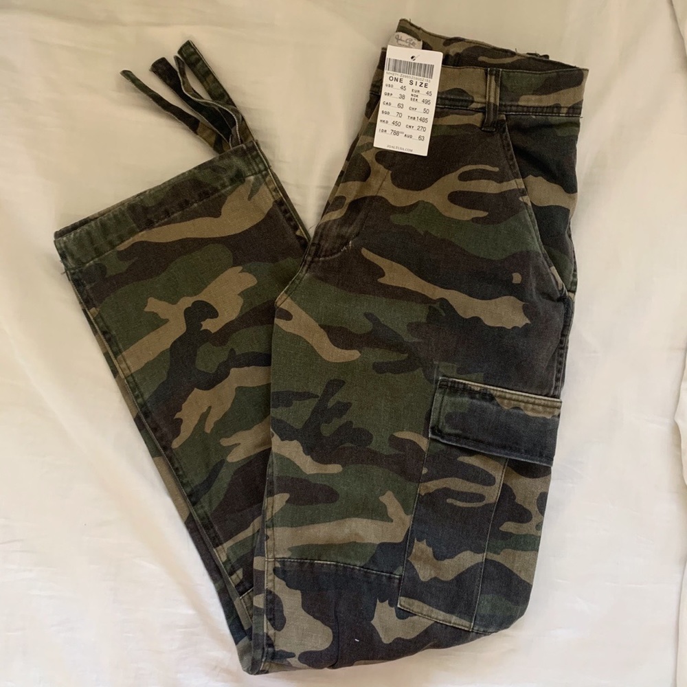 ON HOLD BNWT Brandy Melville Camo Piper pants
